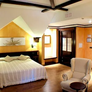 Hotel Cerezos